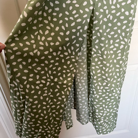 Green polkadot dress from SHEIN with waist tie. Size XL. Never worn. - Picture 3 of 3